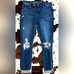 American Eagle high rise jegging 10 long distressed